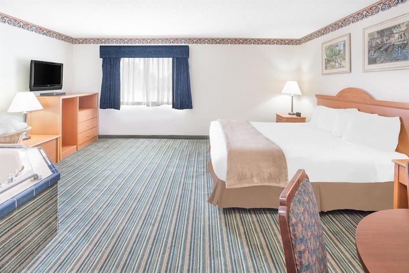 ชัวร์สเตย์ พลัส โฮเต็ล บาย เบสต์เวสเทิร์น เรดดิ้ง Hotel ภายนอก รูปภาพ